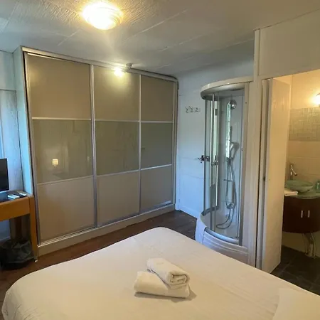 Le Doolies - Holiday Hostel Μπιαρίτζ