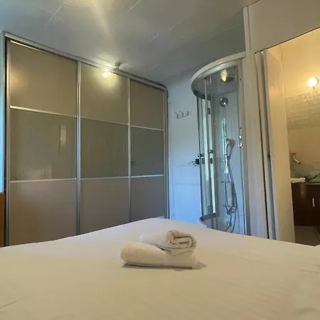 Hostel Le Doolies - Holiday Μπιαρίτζ