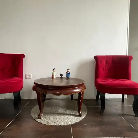 Le Doolies - Holiday Hostel