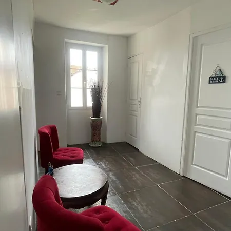 Le Doolies - Holiday Hostel Μπιαρίτζ