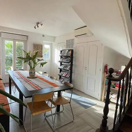 Le Doolies - Holiday Hostel Μπιαρίτζ