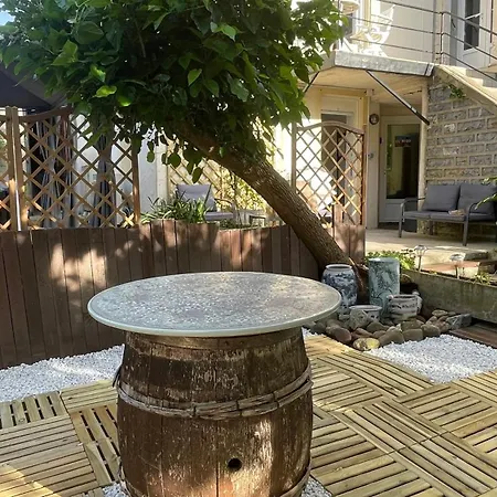 Le Doolies - Holiday Hostel *