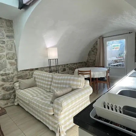 Le Doolies - Holiday *