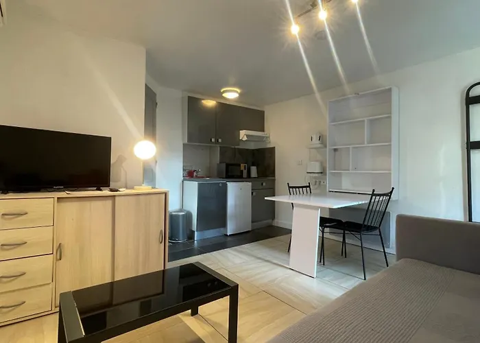 Le Doolies - Holiday Hostel