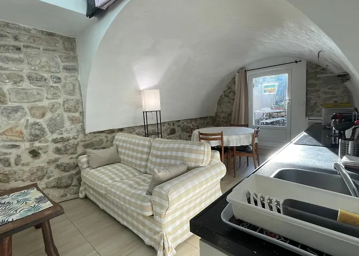 Le Doolies - Holiday *